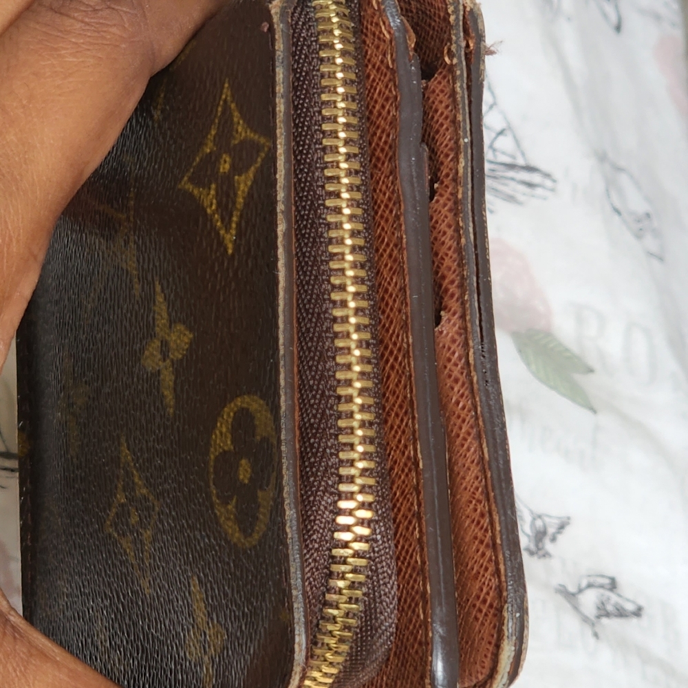 Louis Vuitton Monogram Canvas Compact Zippé Wallet - Picture 7 of 12
